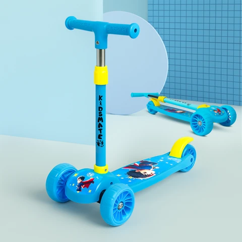 Kids Scooter 2-8 Years Child Flashing Light Up 3 Wheel Foldable Girls Boys Gift