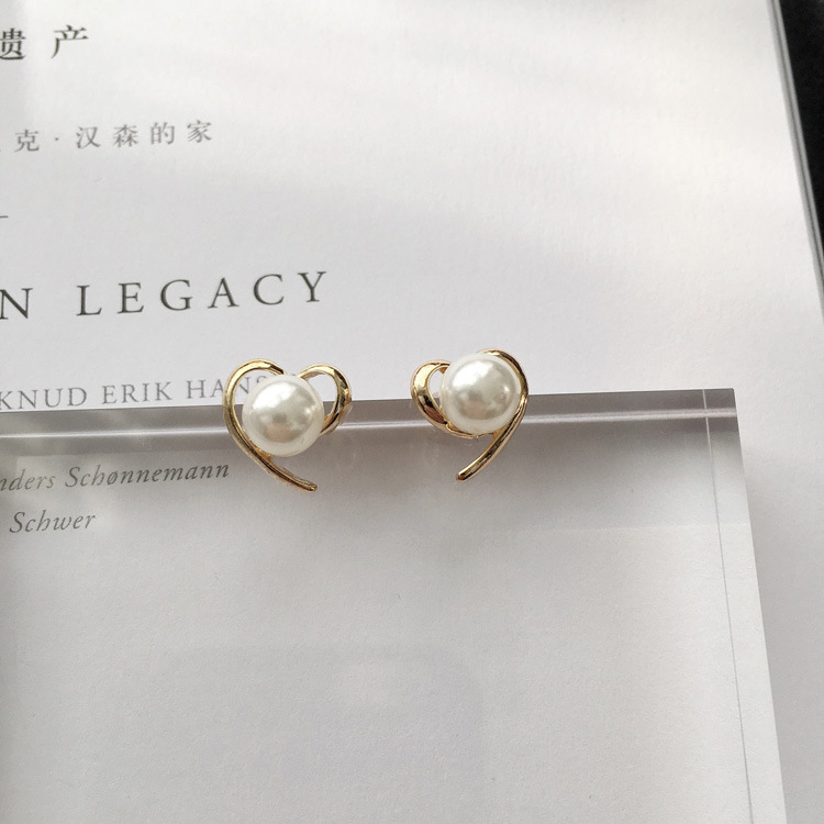 Minimalist Earrings: Hollow Out Heart Pearl Studs & Dangle Earrings, Fashionable & Versatile