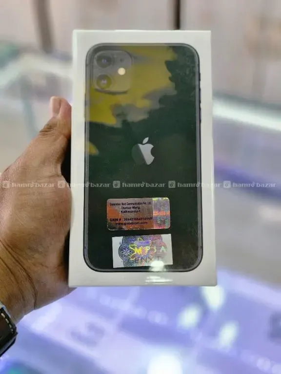 Iphone 11 128GB BRAND NEW WITH VAT BILL GENUINE