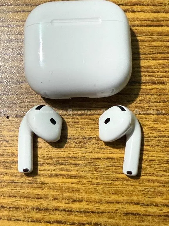 Apple AirPods 4 (With Active Noise Cancellation)