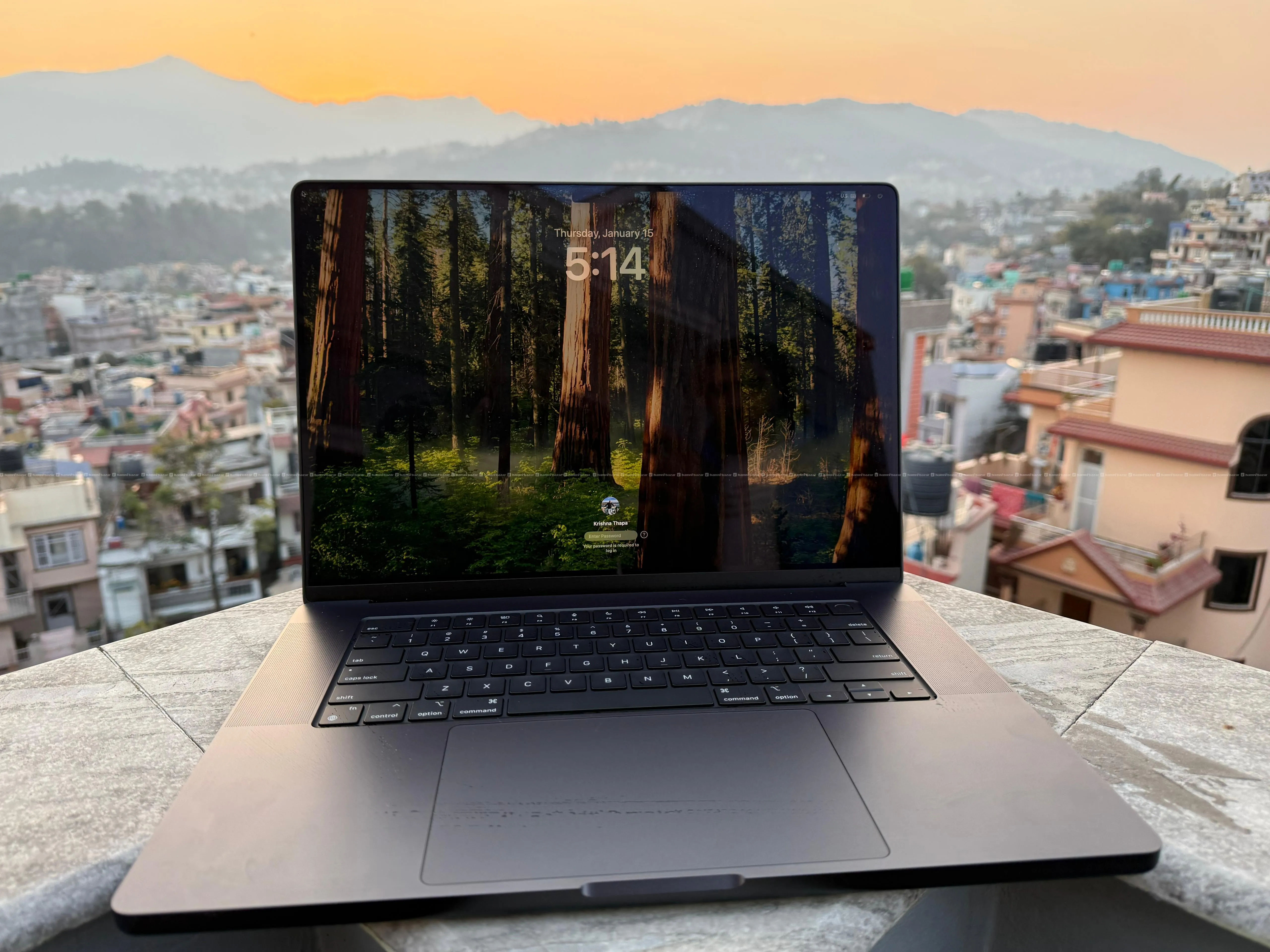 MacBook pro 16inch M4 pro chip 48gb memory 512ssd