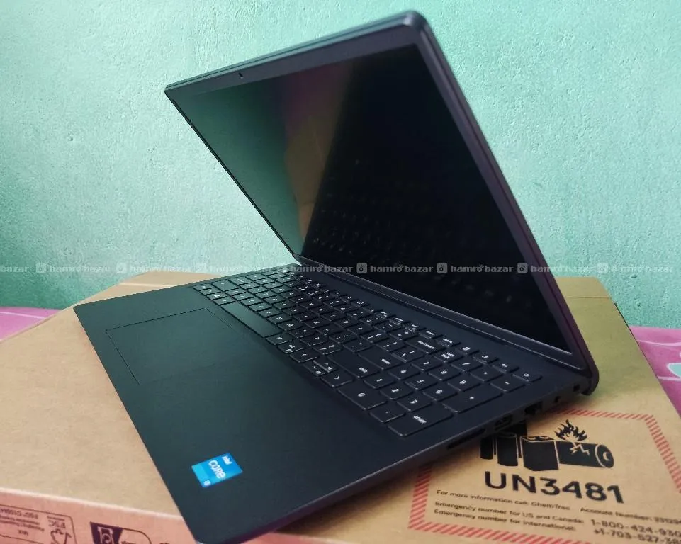 Dell Vostro 3520 i3-1215U New-laptop