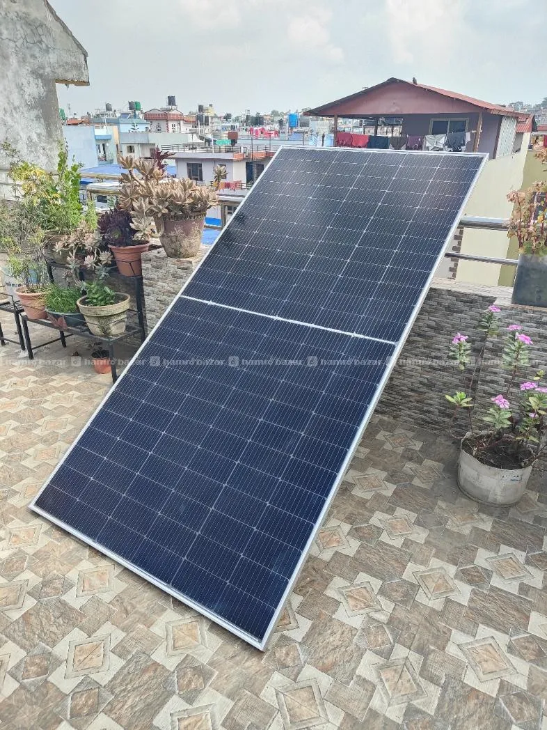 555watt Mono Bifacial (Both Side) Solar panels 46V