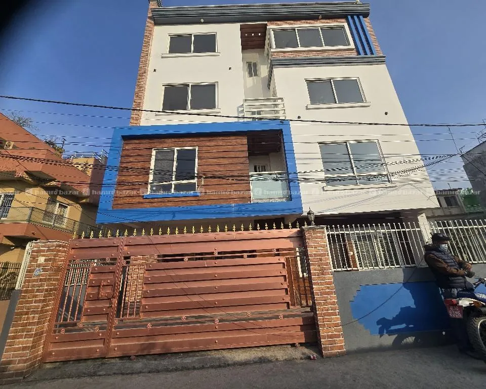 House for sale between classic tower and downtown apartment