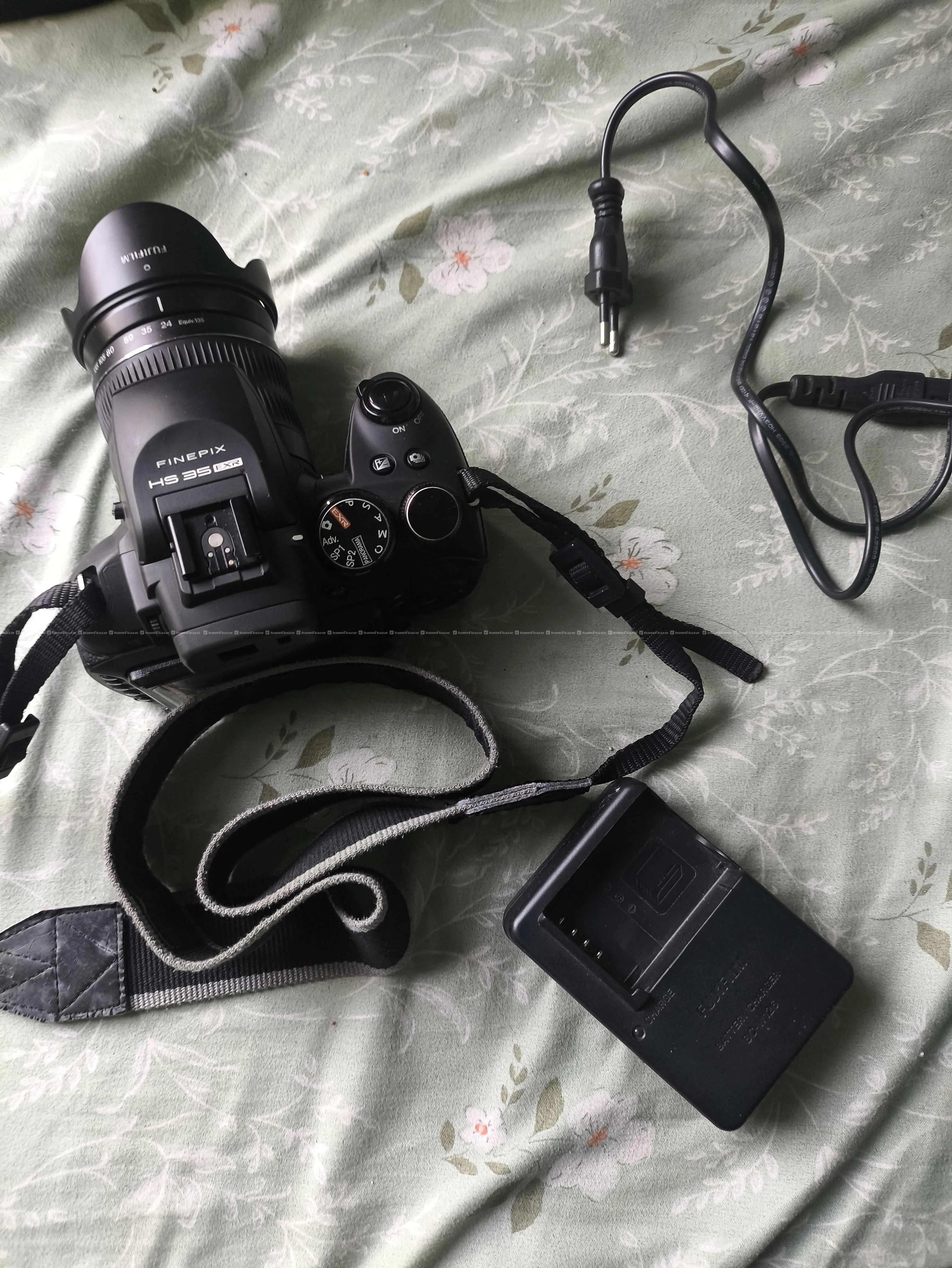 fujifilm camera on sell price 30k like newly brand