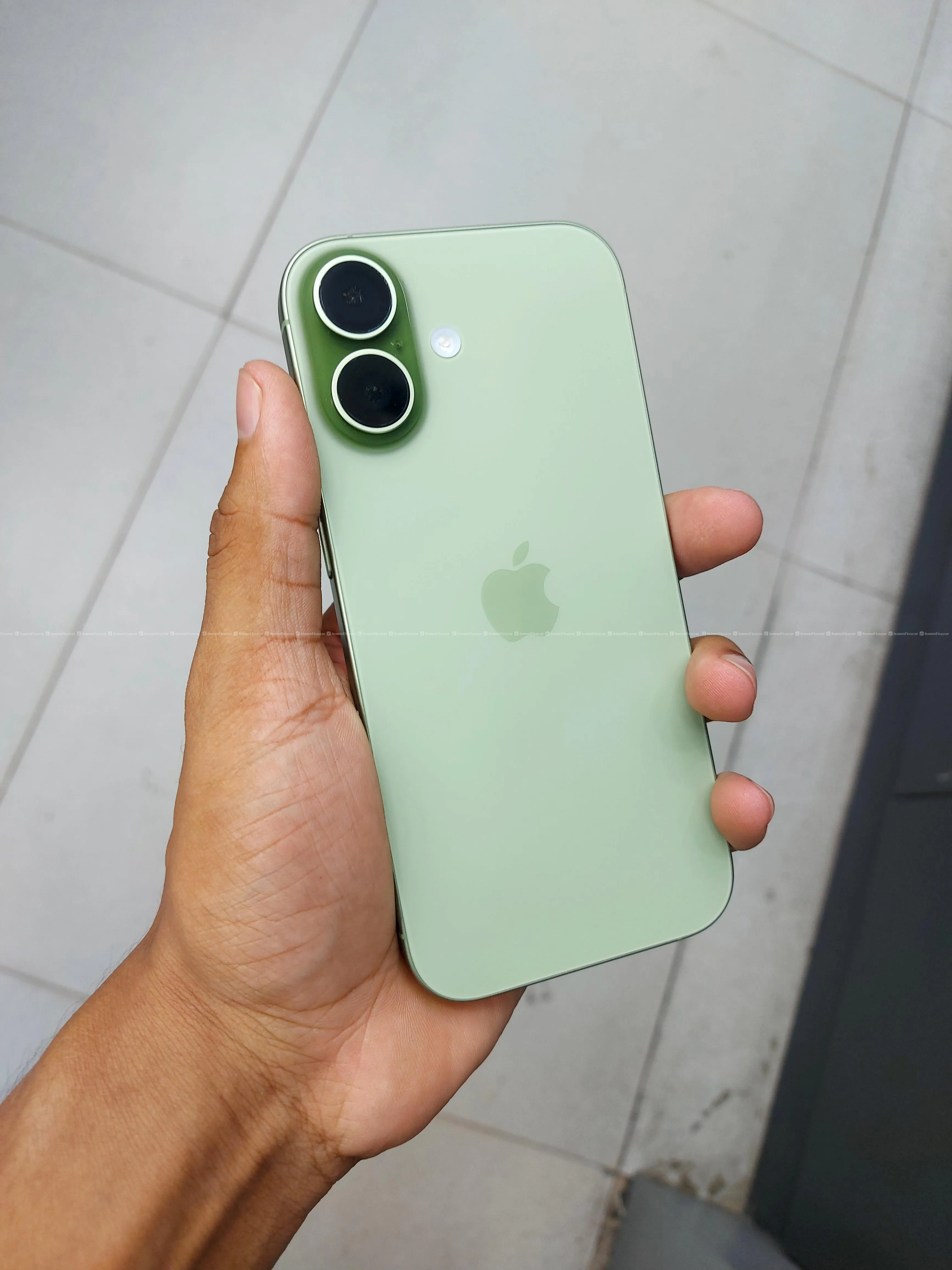 iPhone 17 (1 month used)