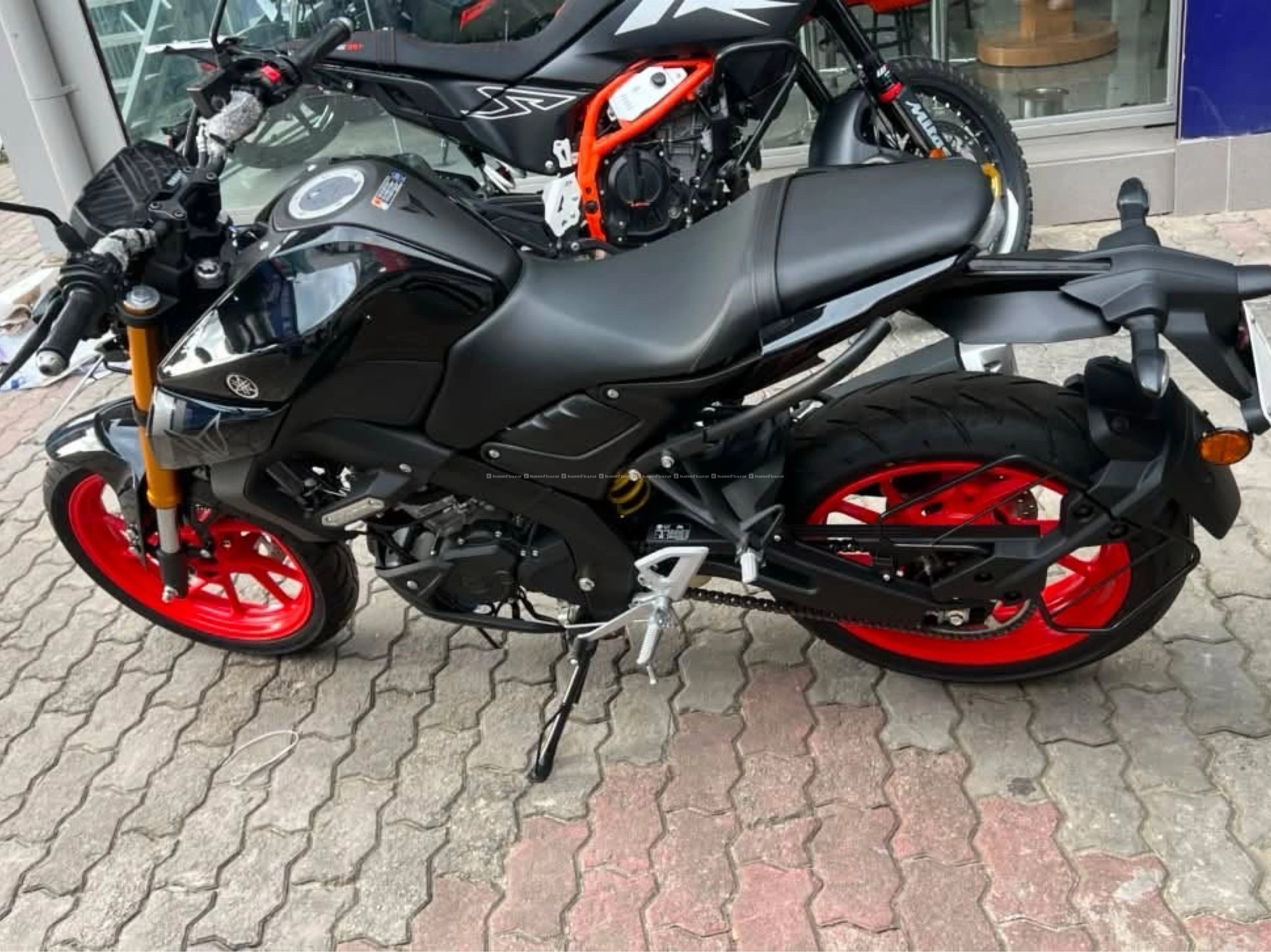 MT-15 25 KM Run | Brand New Condition
