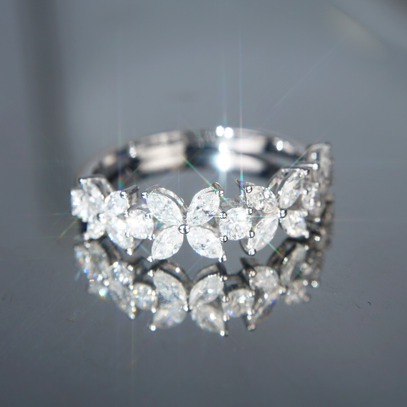 【2025 NEW】 Huitan Romantic Flower Design Bridal Wedding Rings AAA White CZ Stone Luxury Accessories for Women Statement Jewelry Wholesale