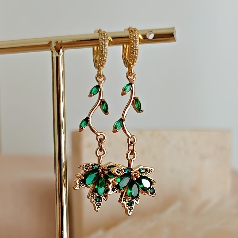 Luxurious Vintage Elegant Green Zircon Maple Leaf Shaped Pendant Earrings for Women Exquisite Party Jewelry Accessories