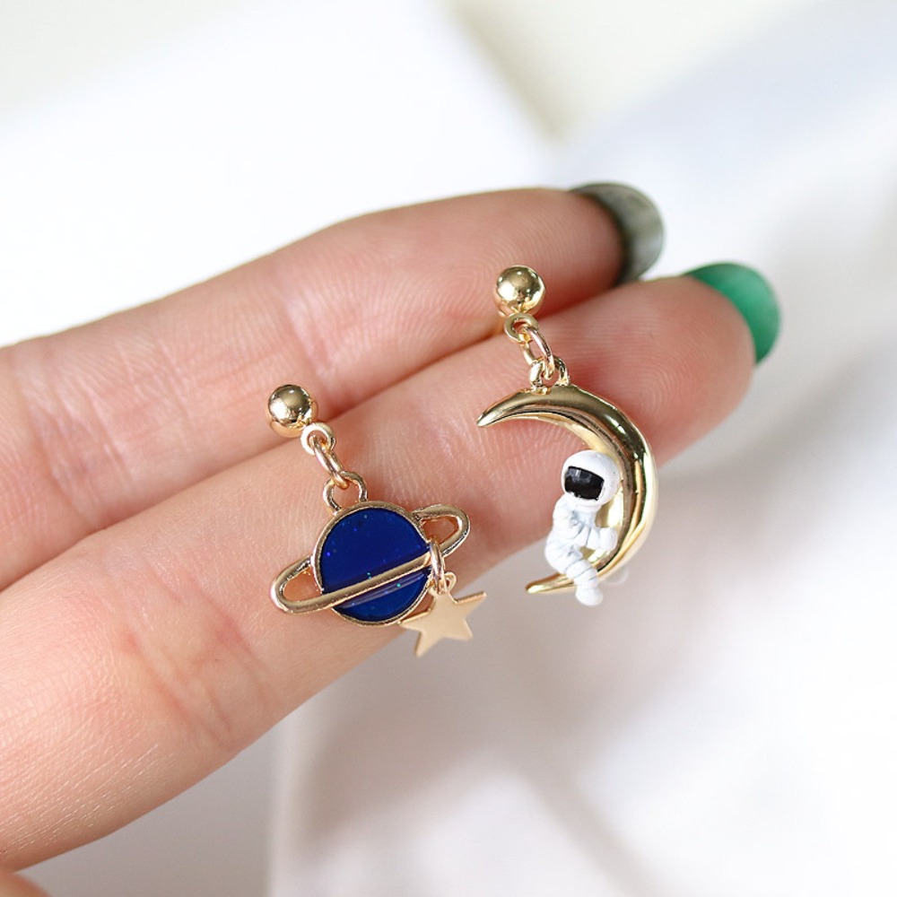Creative Cute Design Cosmic Planet Star Astronaut Tassel Pendant Earrings for Women Girls Hollow Round Crystal Earrings Jewelry