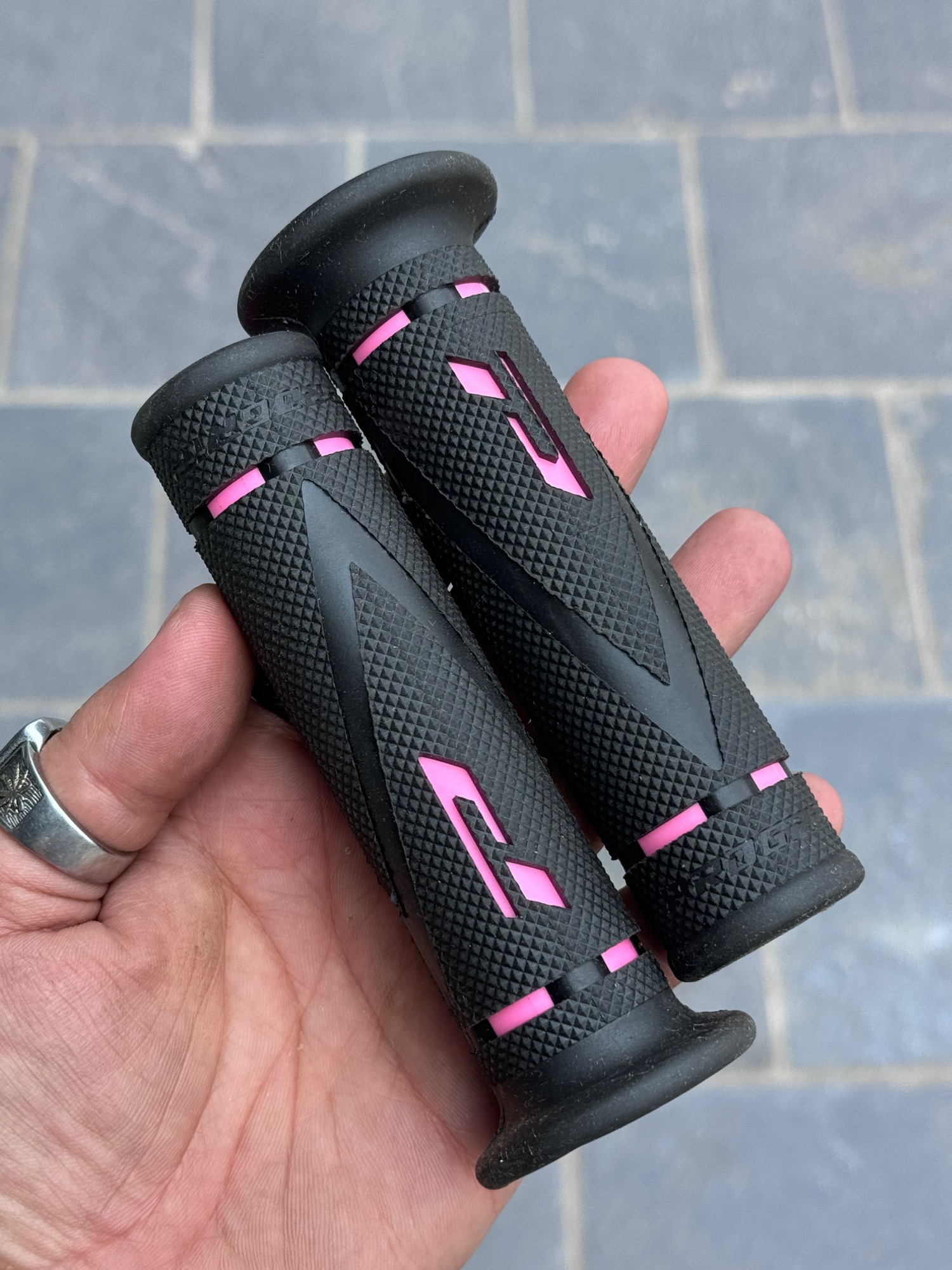 Pro Handle Grip