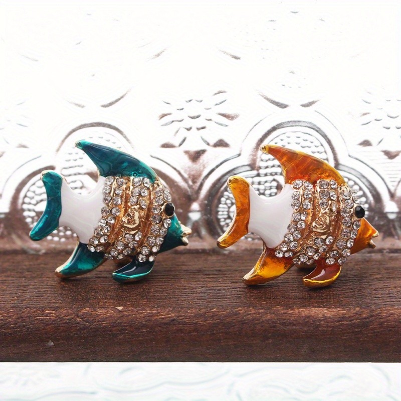 Cute Dripping Oil Cartoon Ocean Tropical Fish Colorful Kissfish Clownfish Brooch