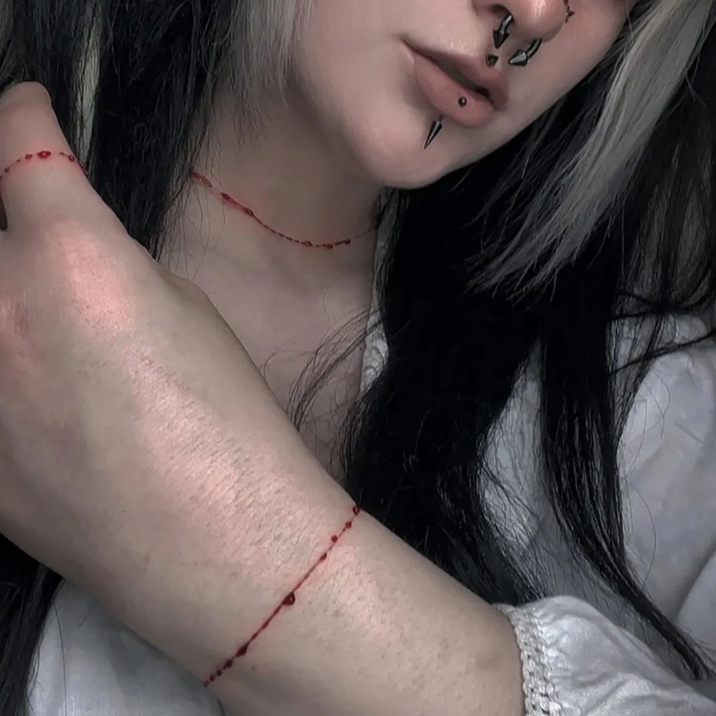 2023 New Halloween Party Spoof Red Blood Drops Bracelet Necklace Women Realistic Blood Marks Creative Jewelry Accessories