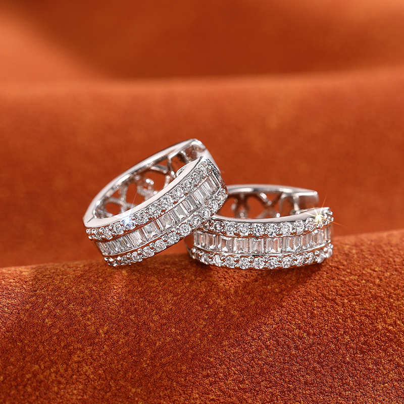 Huitan Chic Women's Small Hoop Earrings with Dazzling Cubic Zirconia Exquisite Female Earrings Daily Wear Luxury Trendy Jewelry