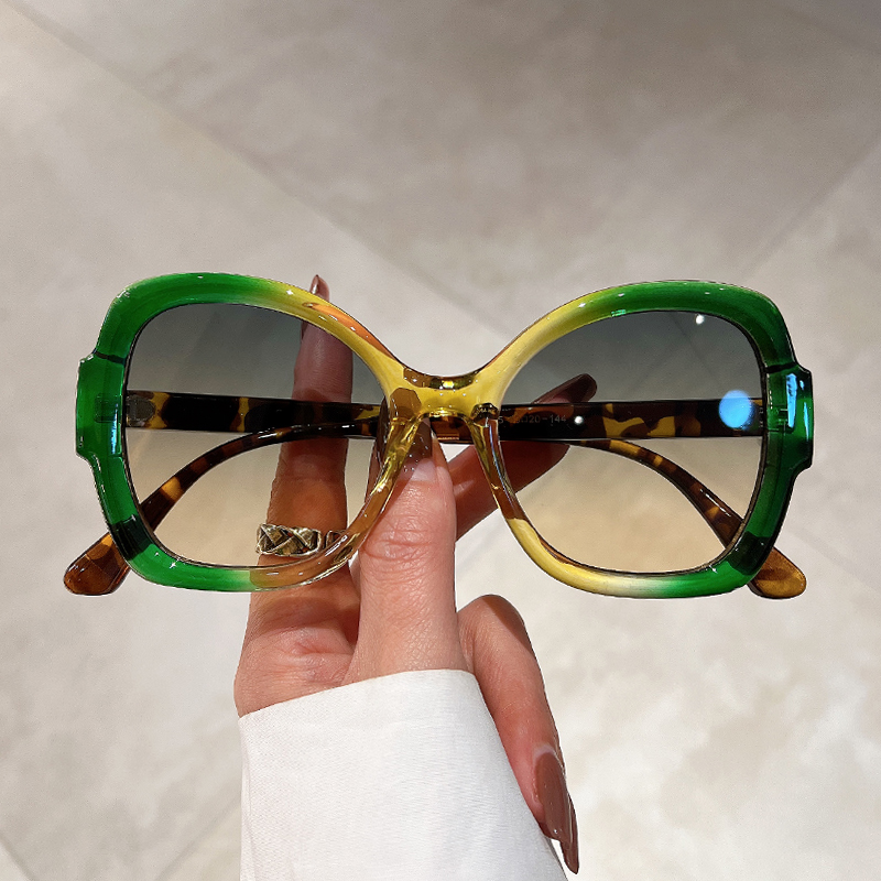 KAMMPT Oversized Fashion Sunglasses 2024 New Multi Candy Color Women Shades Trendy Stylish Gradient Brand Travelling Eyewear