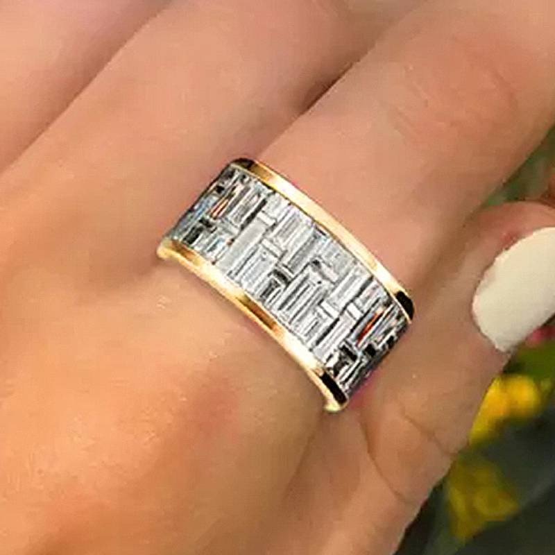 Huitan Simple Style Women Ring Two Tone with Brilliant Cubic Zirconia Vintage Party Accessories Gorgeous Jewelry for Lady Daily
