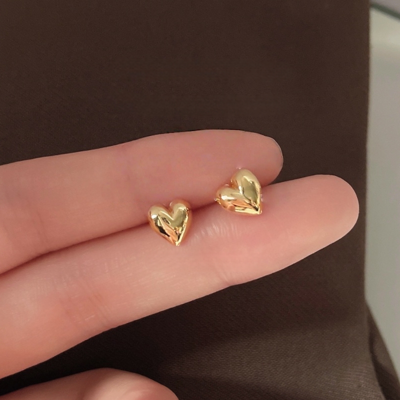 1 pair of glossy heart-shaped earrings with simple retro style, fashionable, exquisite and elegant earrings for women