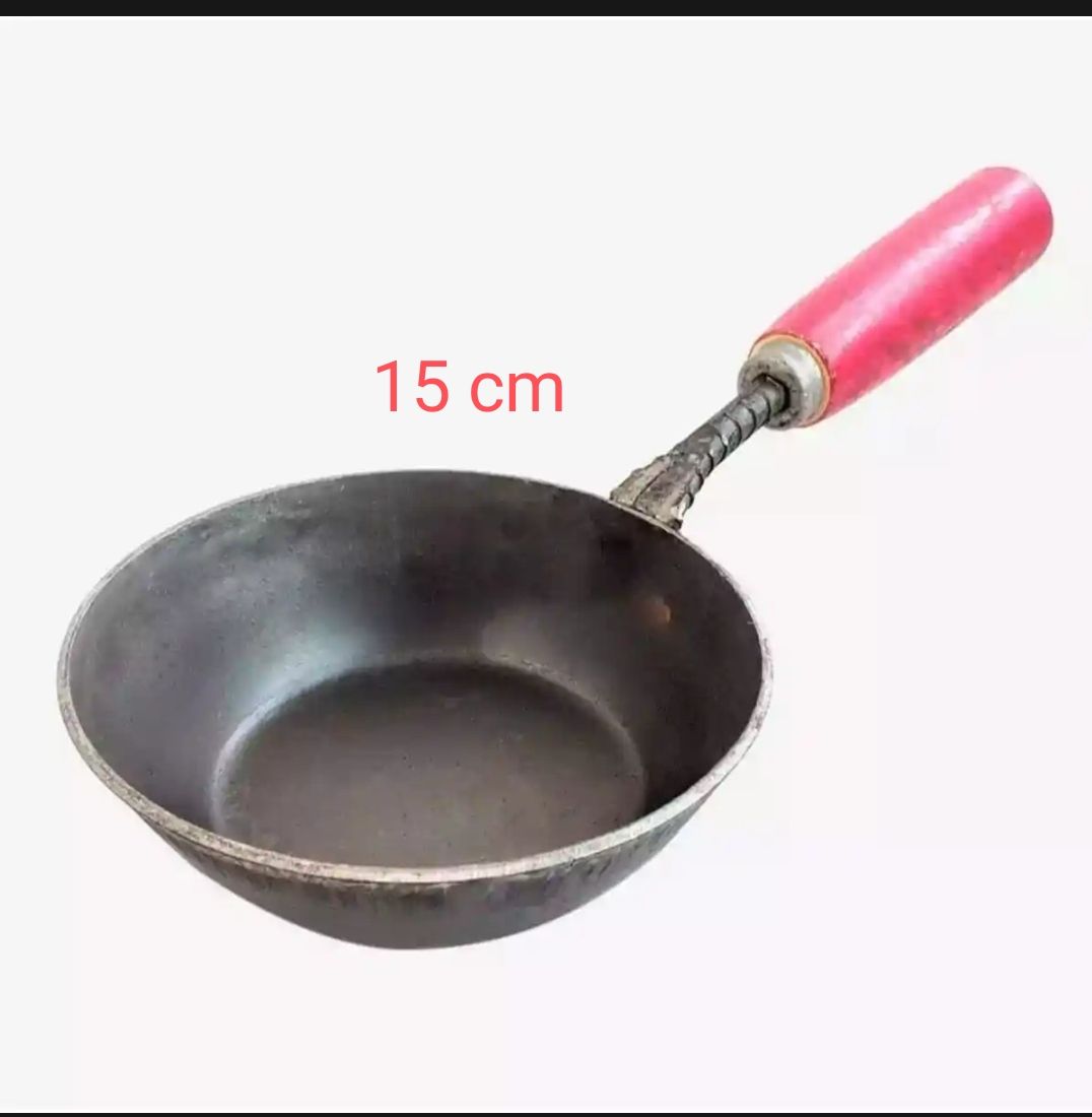 15 Cm Iron Fry Pan With Wooden Handle