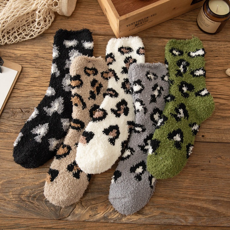 2/5 Pairs Durable Coral Fleece Stockings Winter Non-Slip Socks Sleep Socks Youth Socks