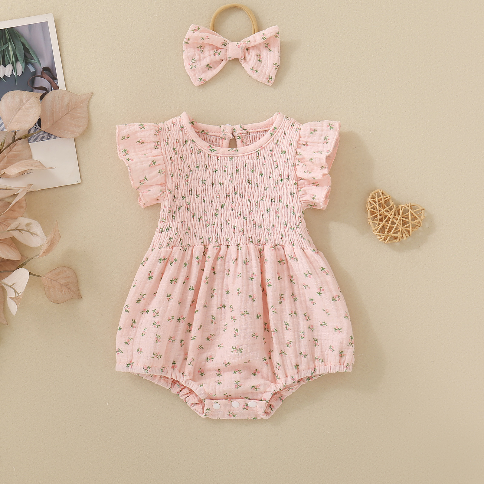 Summer female infant white short-sleeved grass-printed triangular Romper and bow two-piece set sweet and cute