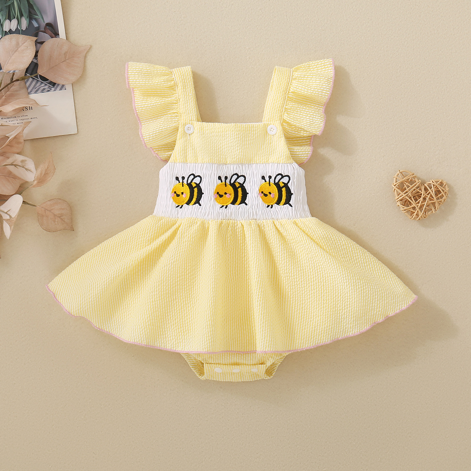 Summer female infant three little bees embroidery yellow Romper sweet and cute