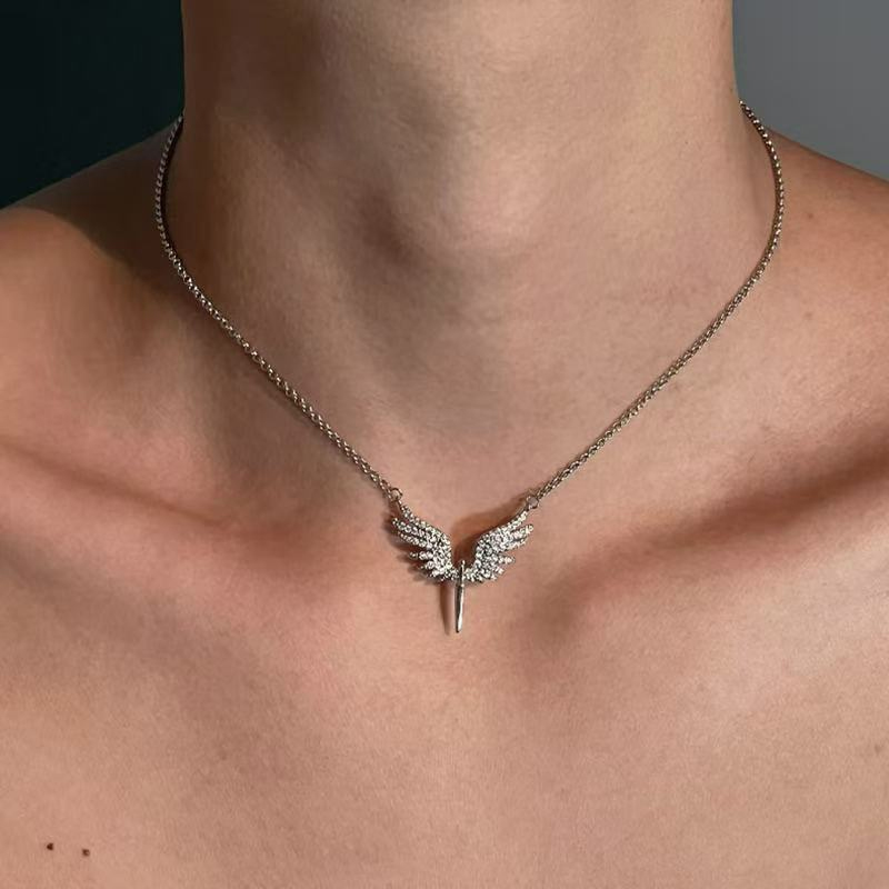 1Pc Fashion Vintage Unisex Light Luxury Jewelry Angel Wings Necklace Exquisite Personality Silver Golden Color Clavicle Chain