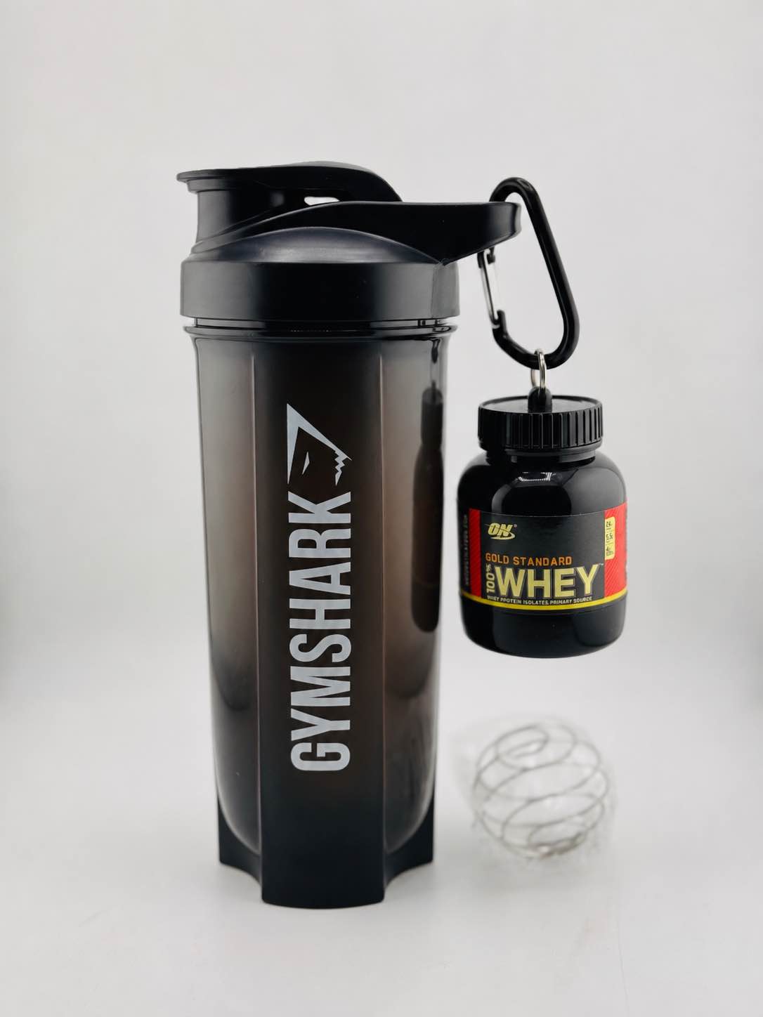GYMSHARK pro extra capacity shaker bottle