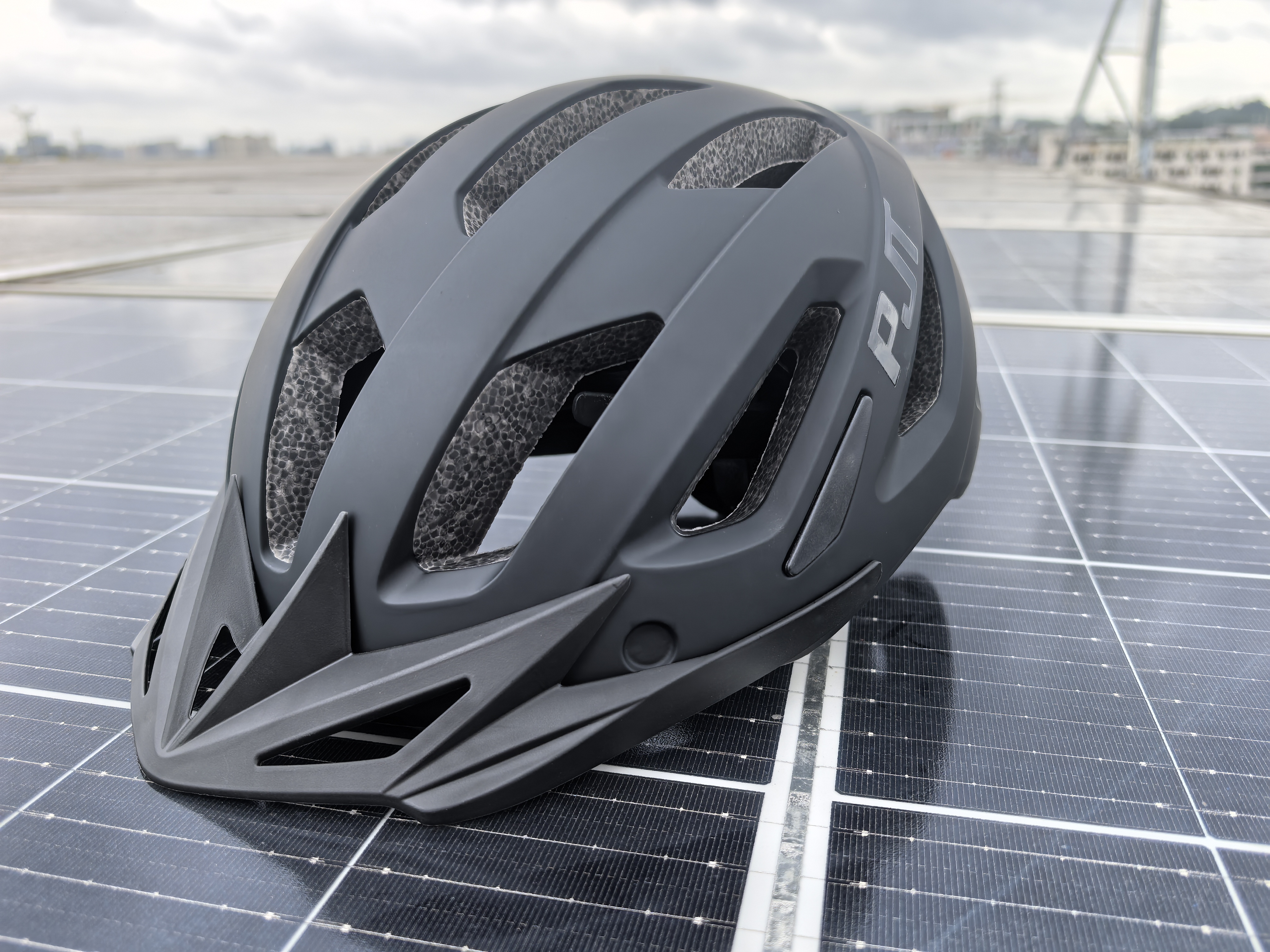 PJT Matte Cycling Helmet In-Mold Ultralight MTB Road Bike Helmet Men Women Cycling Safety Cap With Sun Visor Bicycel Helmet
