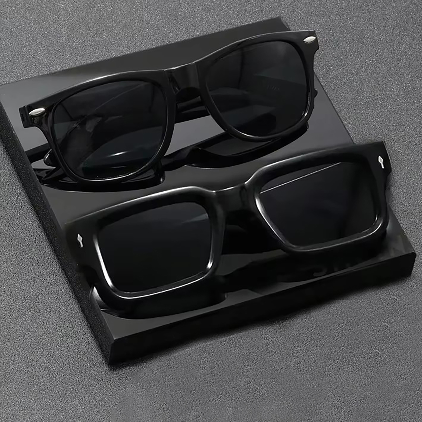 2 pairs of fashionable trend casual versatile glasses; multi-functional trendsetter; essential for men and women