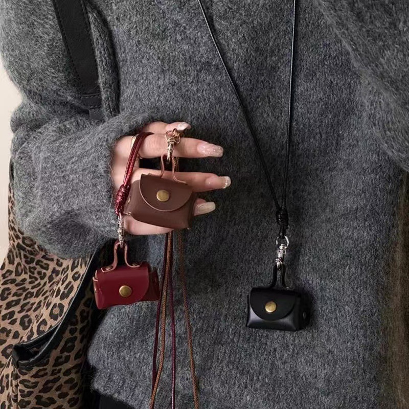 Retro Cute Small Leather Bag Long Necklace for Women Fashion Sweater Chain Neck Hanging Jewelry Versatile Accessory