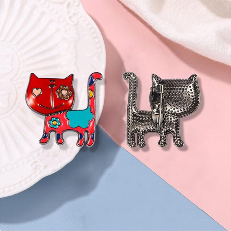 SU 1PC Charming Cartoon Cat Pin Brooch Cute Things Women Unisex Lovely Jewelry Animal Casual Brooches For Women's Clothing