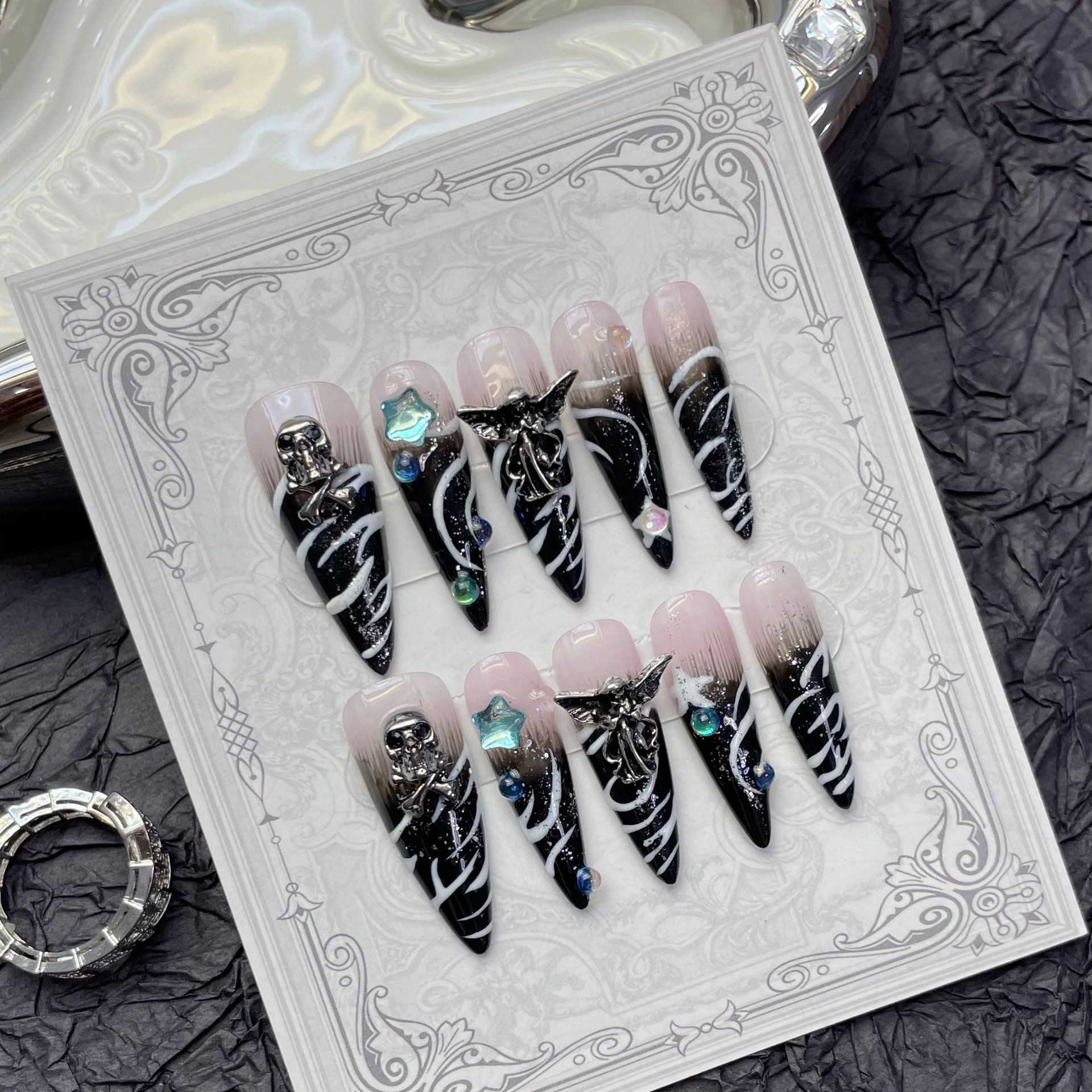Handmade Press on Nails Punk Cool European False Nails Heavy Metal Angel Skull Decor Long Pointed Black Fake Nail Patches