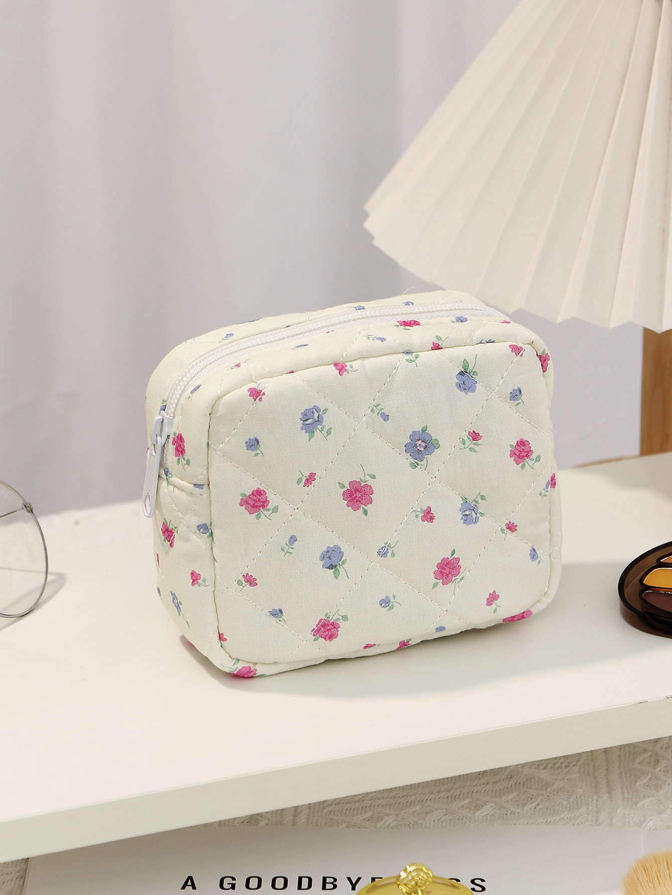 1pc bow quilted cosmetic bag, daily makeup tool storage bag, cute mini makeup bag, fashionable portable makeup bag