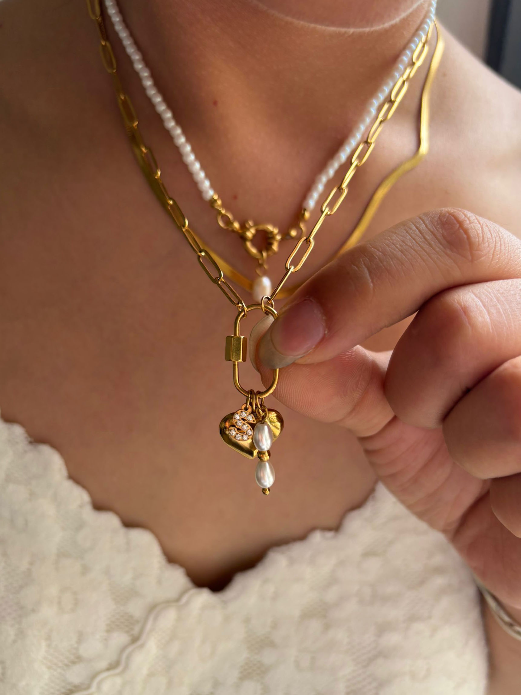 Peri'sbox Stainless Steel 26 Letter Heart-Shaped Pendant Natural Freshwater Pearl Necklace Spring Buckle Chain Women's Jewelrys