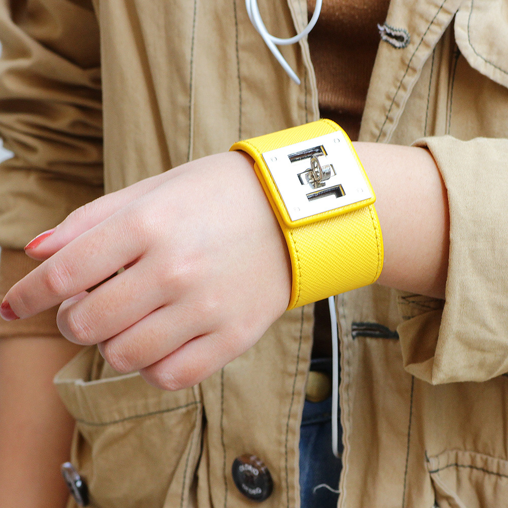 Vintage Wide Leather Cuff Bracelets Adjustable Metal Button Buckle PU Wide Wrist Bracelet & Bangle Femme Statement Jewelry