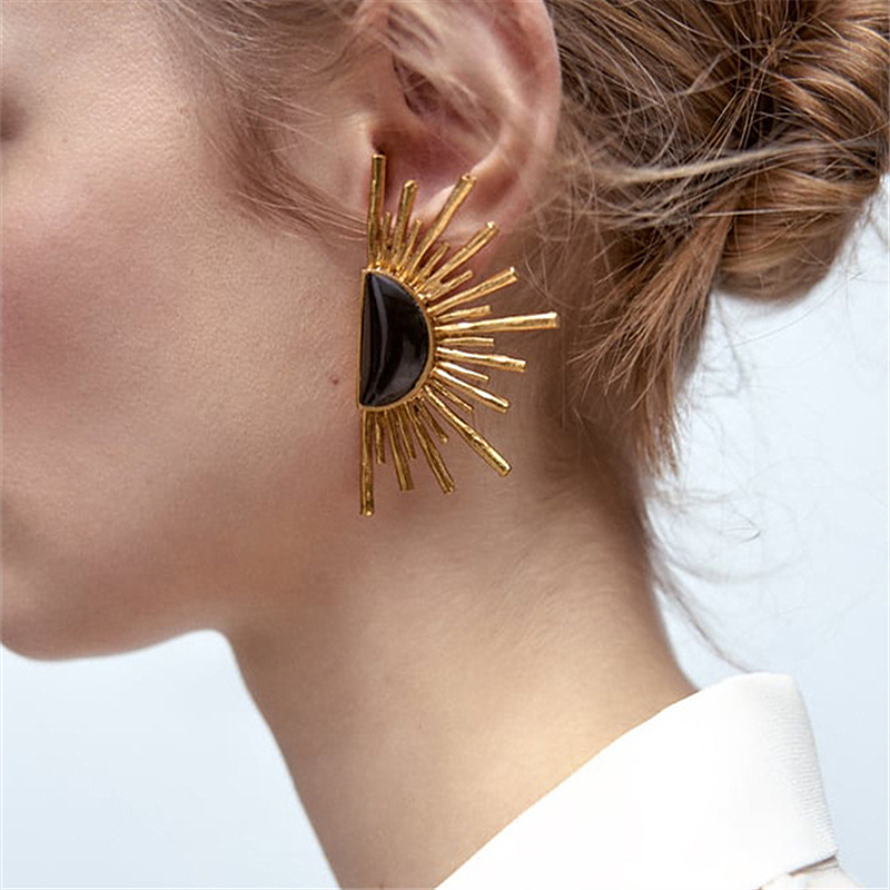 HUANZHI Gold Color Half Round Sunflower Earrings for Women Girls Alloy Oil Drop Glaze Exaggerated Vintage Jewelry 2024 New
