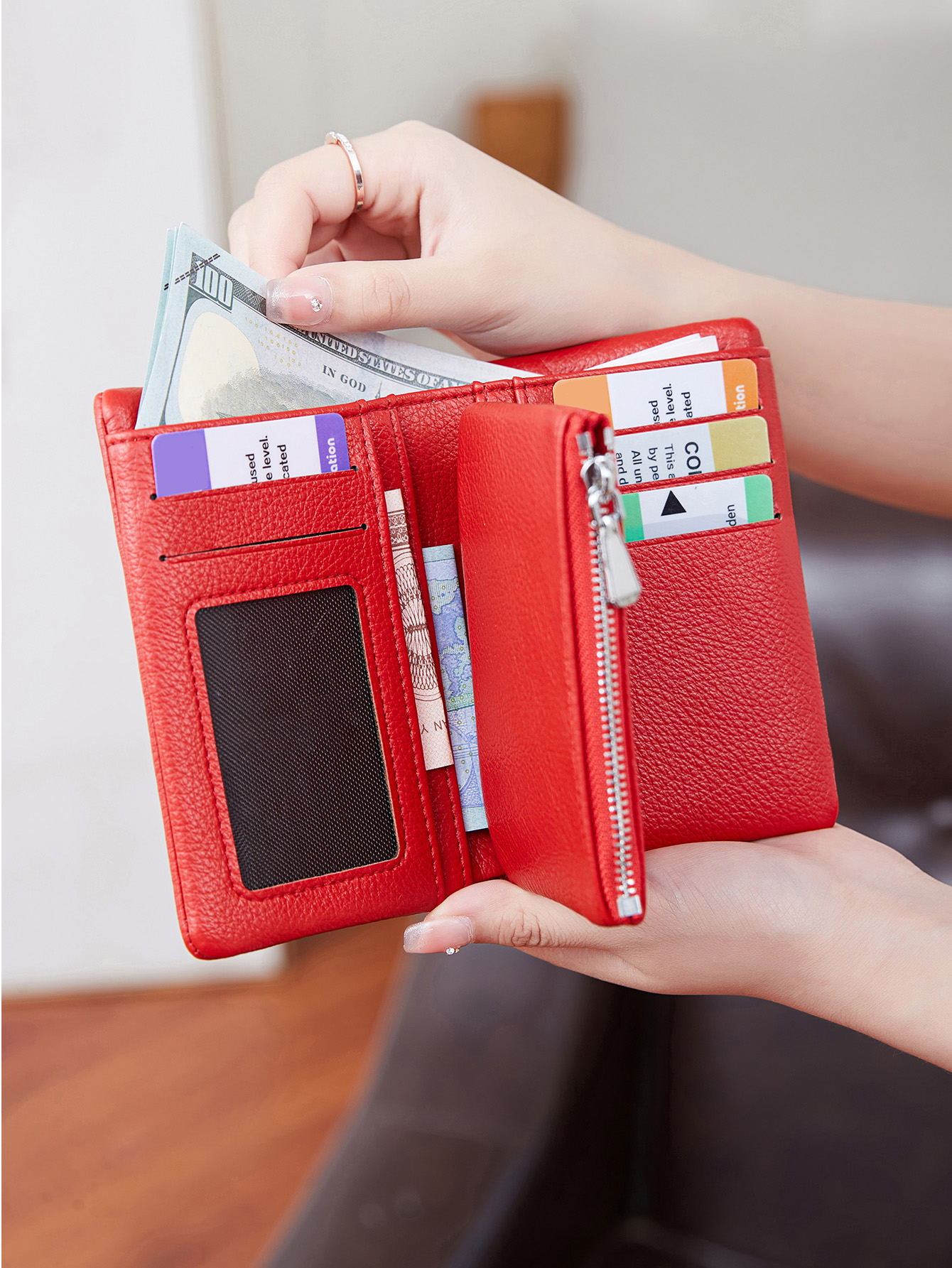 New Women's Wallet Fashionable and Minimalist Short Zero Wallet Small and Fresh Three Layer Large Capacity PU LeatherCardSeatBag