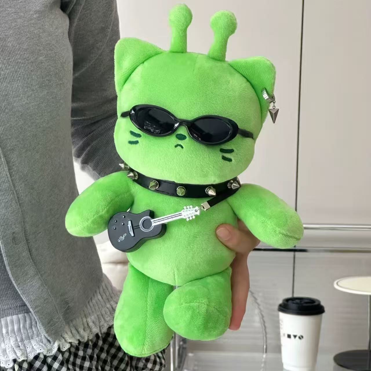 Adorable Green Alien Cat Plush Toy Dolls Cute Furry Stuffed Toys Extraterrestrial Kittens Running Design Ideal