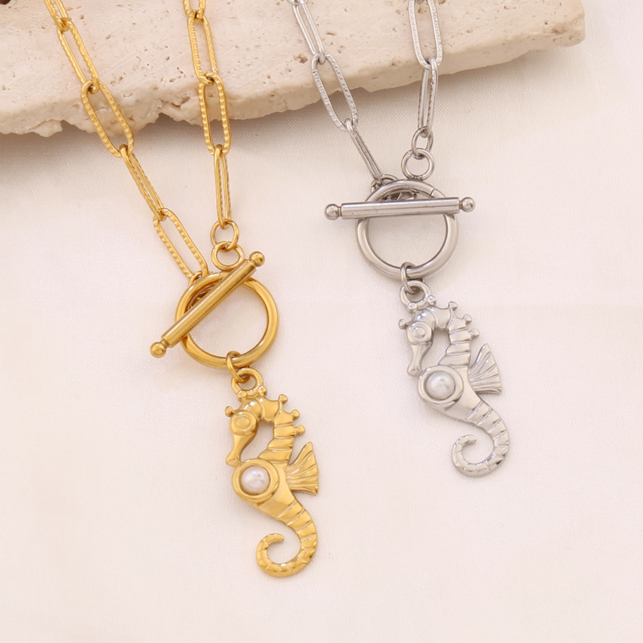 1PC Stainless Steel Ocean Seahorse Pendant Necklace for Women Summer Beach Paperclip Chain Toggle Clasp Necklace Jewelry
