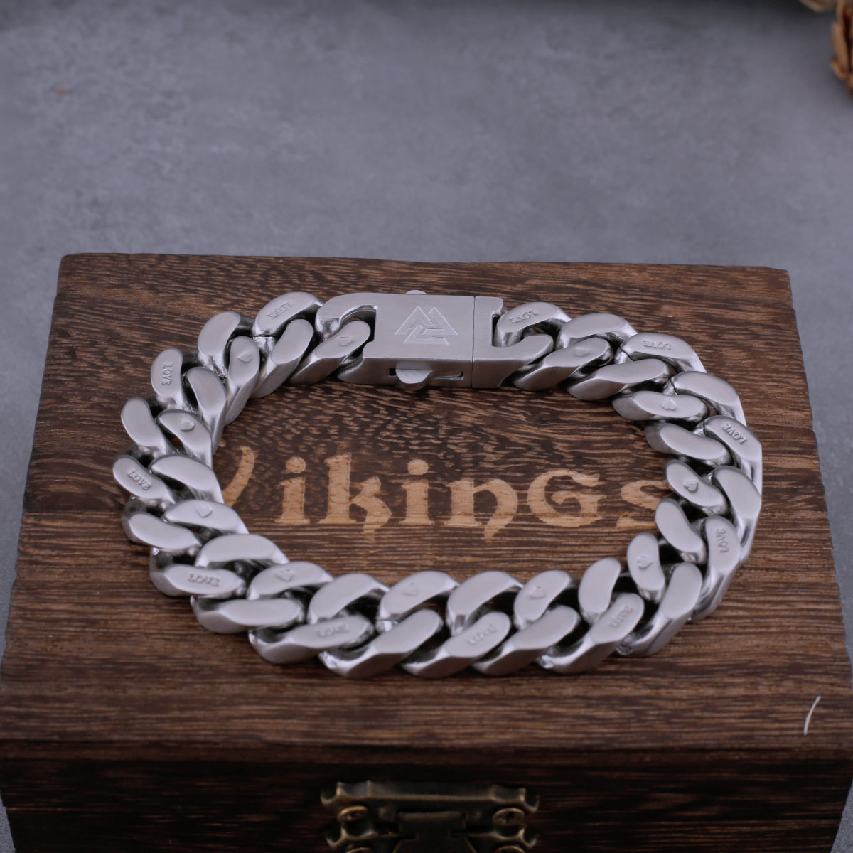 Original Design Stainless Steel Cuban Bracelet Men Women Couple Letter Matte Bangle Punk Hip Hop Thick Chunky Chain Wristband