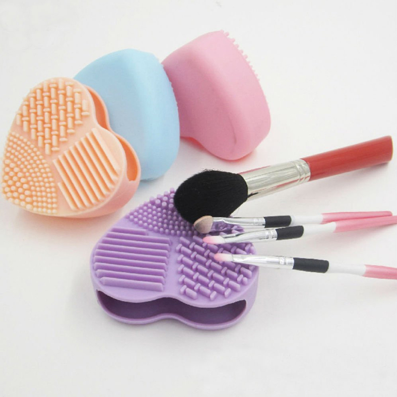 Heart Shaped Makeup Foundation Brush Handheld Cleaner Silicone Cleaning Mat Cosmetic Tool Portable Travel Dormitory Home Gift