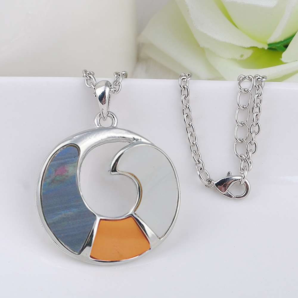 Elegant Natural Freshwater Pearl Acrylic Pendant Necklace Fashion Accessory for Women & Girls Perfect for Special Ocns