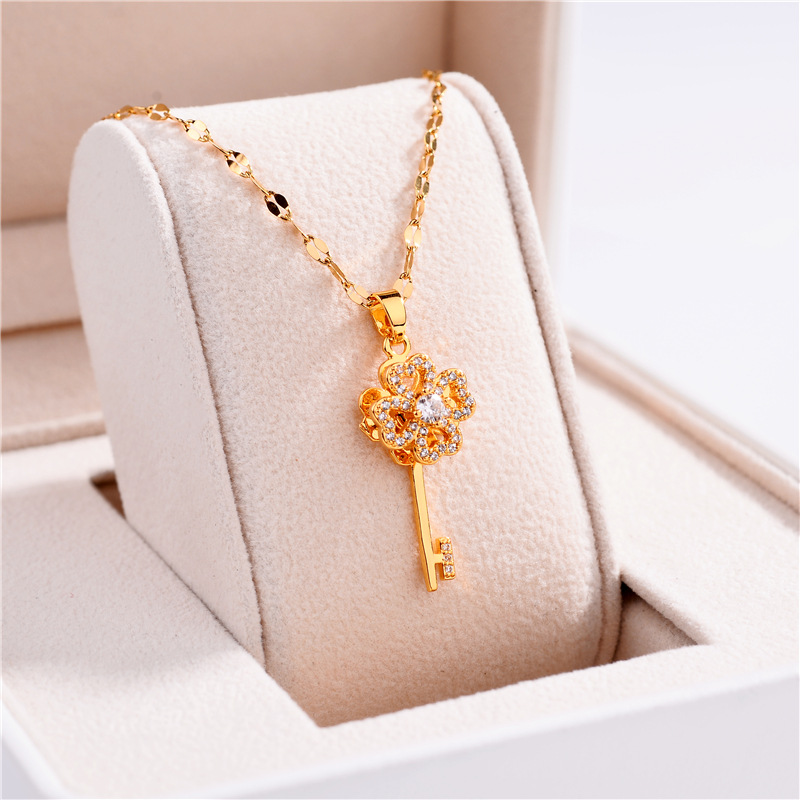 New In Light Luxury Rotatable Zircon Crystal Key Pendant Women Necklace Ladies Gold Color Wedding Jewelry Female Clavicle Chain