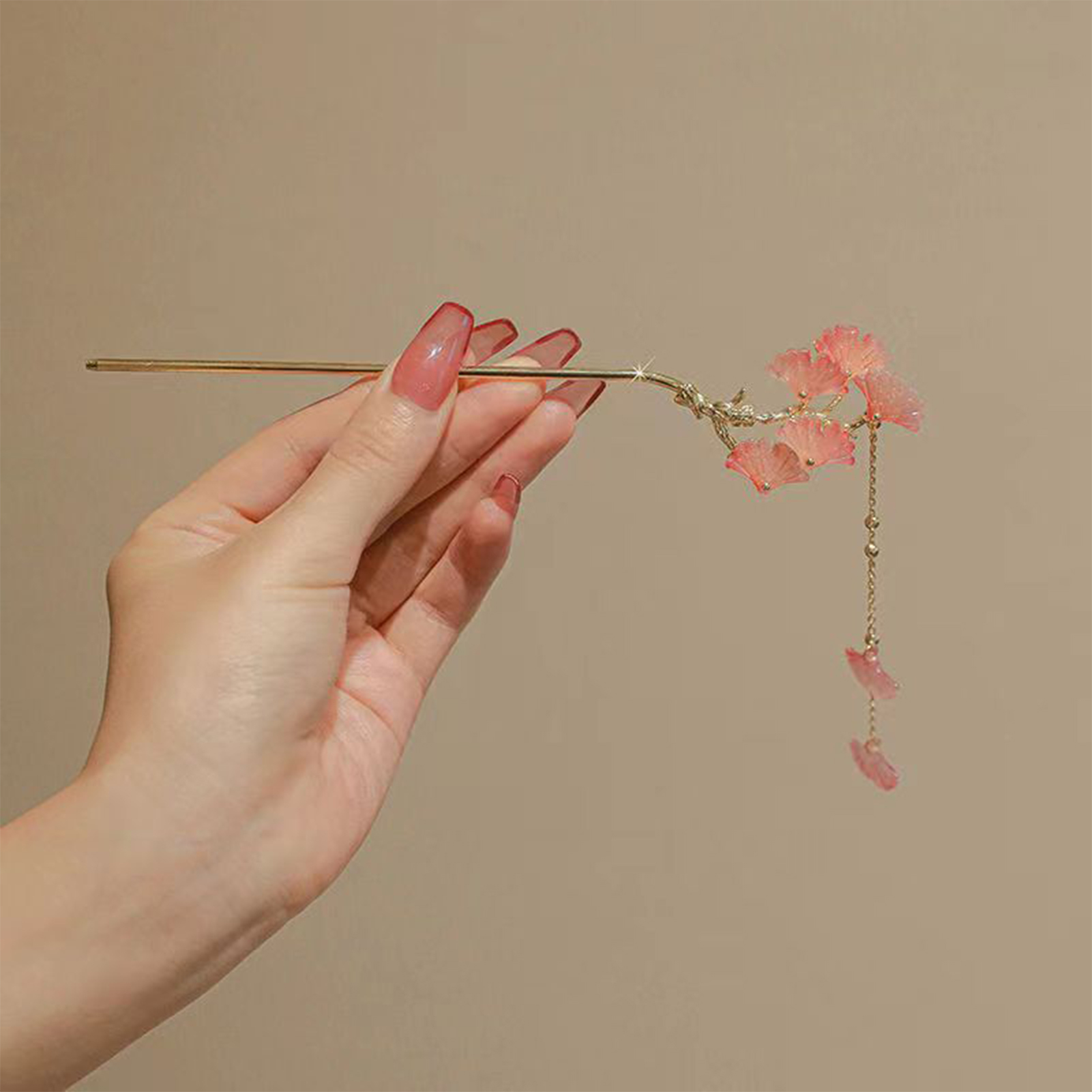 Ginkgo Leaves Tassels Hair Stick Hair Pins Women Fashion Simple Metal Hair Clips Vintage Chinese Hanfu Headdress Styling Tools