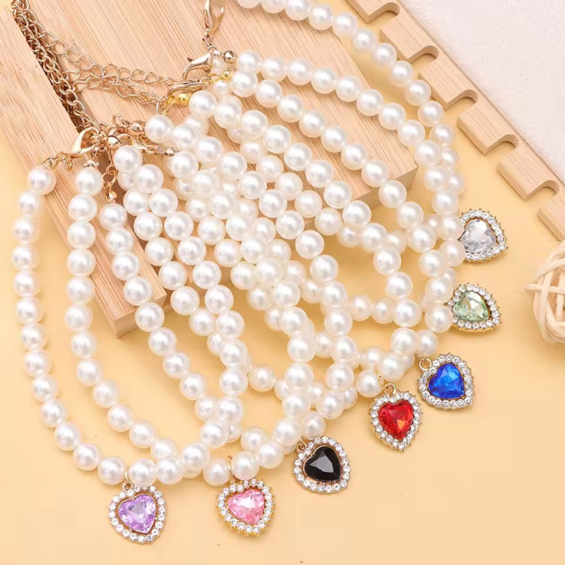 Luxury Pet Pearl Collar Adjustable Heart Shaped Pet Necklace For Cats And Dogs Comfortable Soft Pet Neck Decoration Pet Jewelry