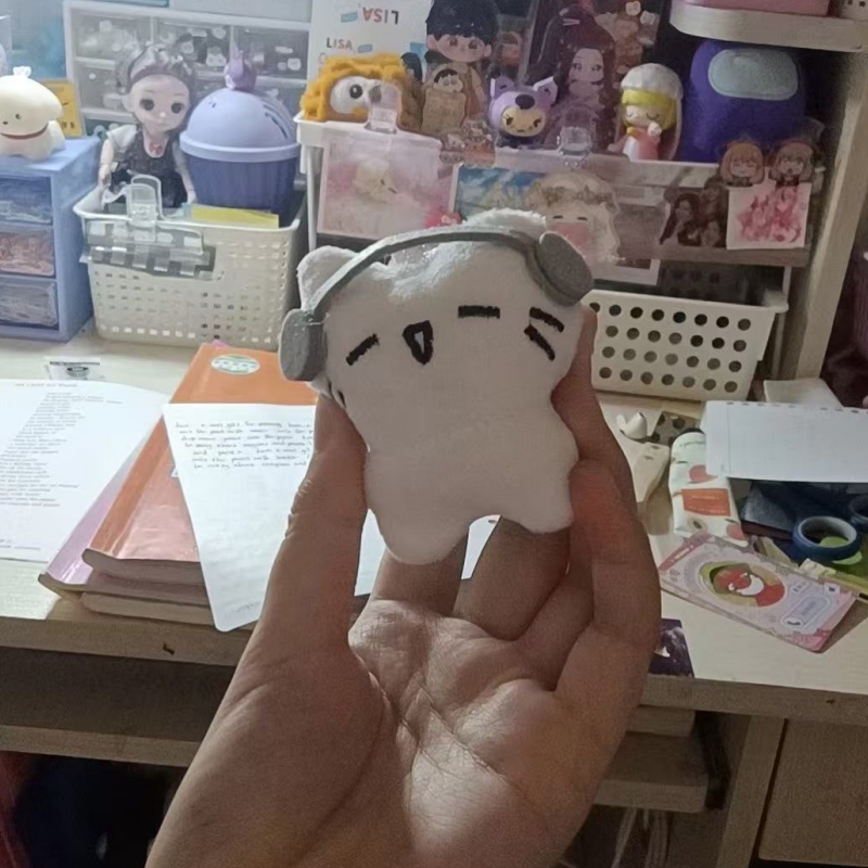 Cute Headphones Kitten Couple Keychain Mini Crying Cat Doll Plush Keyring Cartoon Dog Bee Bag Pendant Charms Backpack Decoration