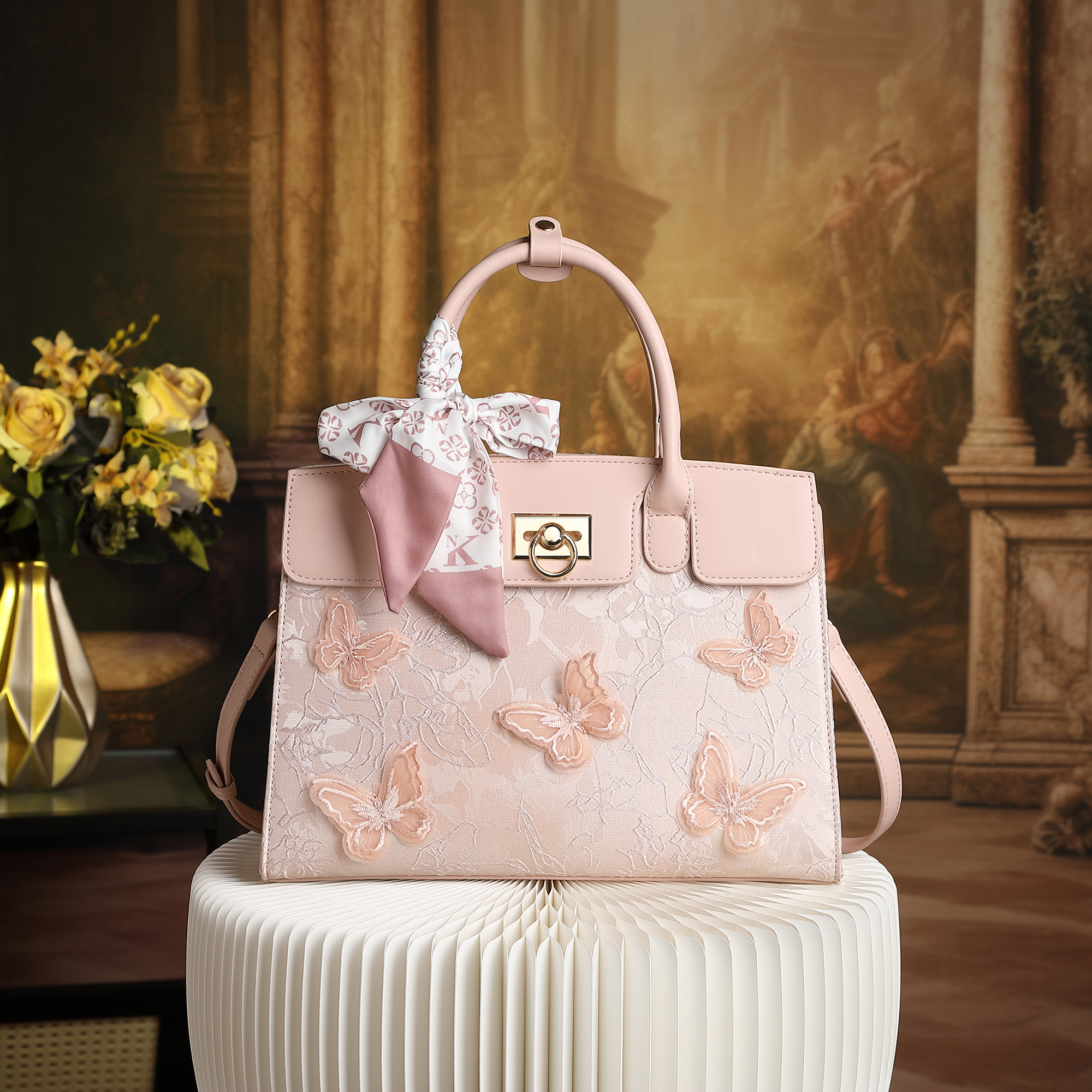Light Luxury Women's Handbag 2026 Season New Fashionable and Versatile, Chinese Style Butterfly Embroidery Tote Bag, High-End Cr