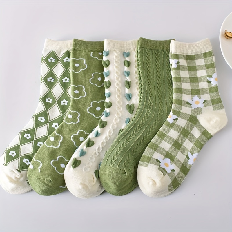 5 Pairs of Palace Style Small Fresh Three-Dimensional Relief Flower Women's Mid Tube Socks Comfortable and Soft Casual Socks