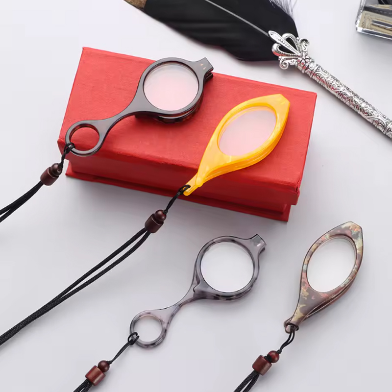 Retro Portable Adjustable Folding Hanging Neck Presbyopia Eyeglasses Men Women Wearable Reading Glasses & Accessorie Eyewear
