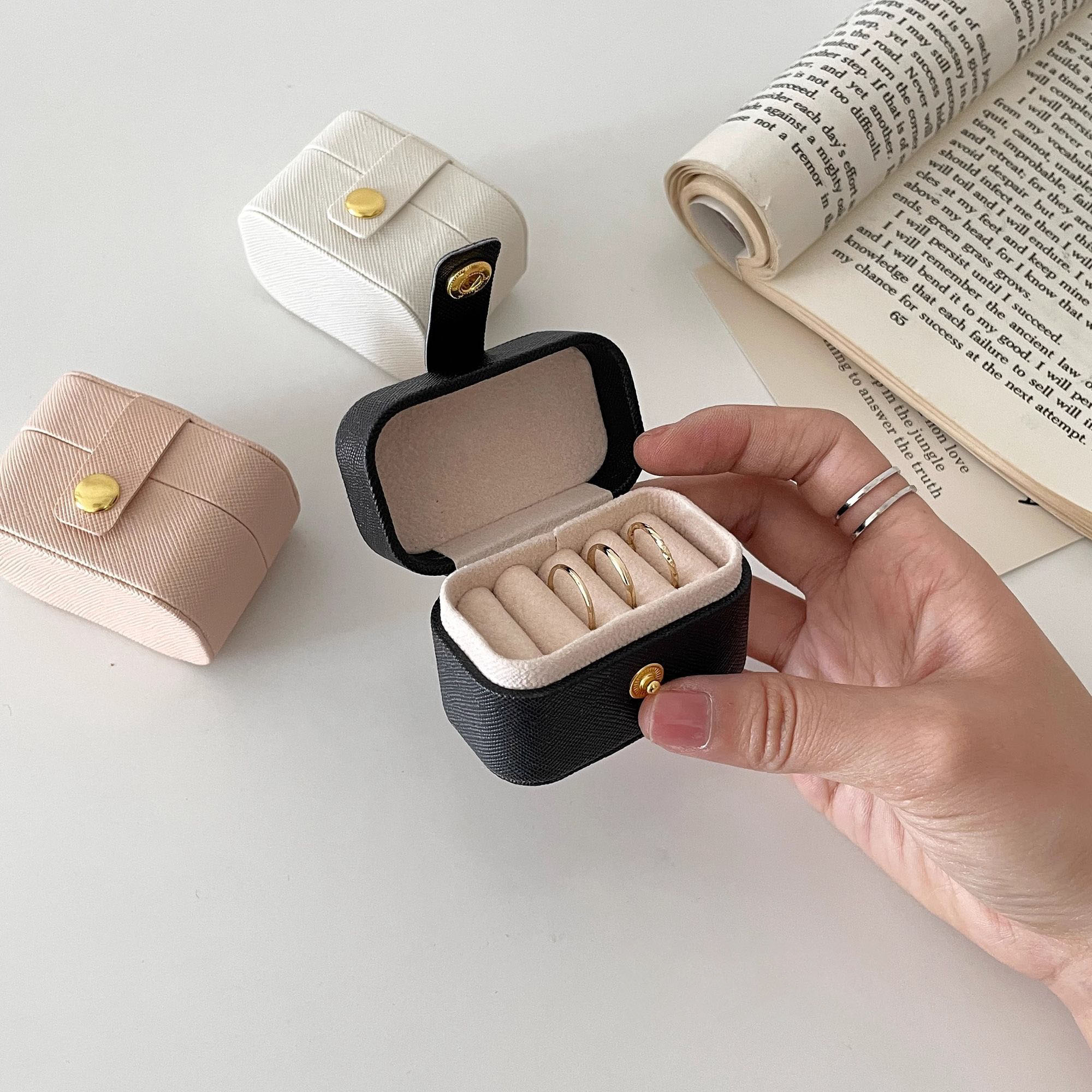 2026 Mini Portable Small Jewelry Storage Bag Travel Simple Leather Ring Necklace Earrings Storage B Organizer Display B